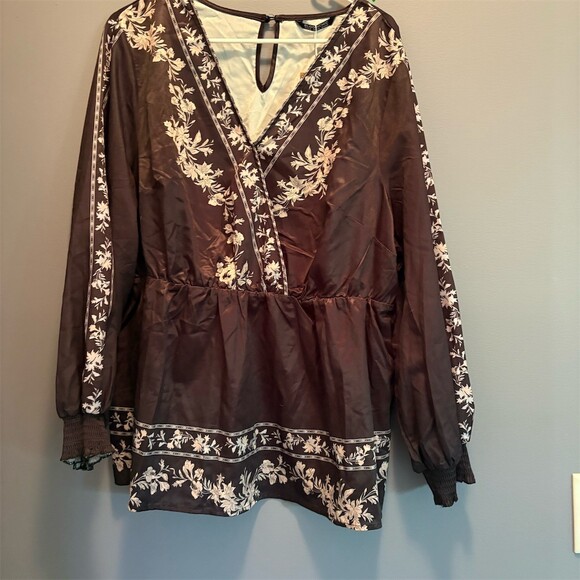 BloomChic Tops - BloomChic Blouse Womens Plus Size 18 Black Ivory Floral V-Neck Tunic Top